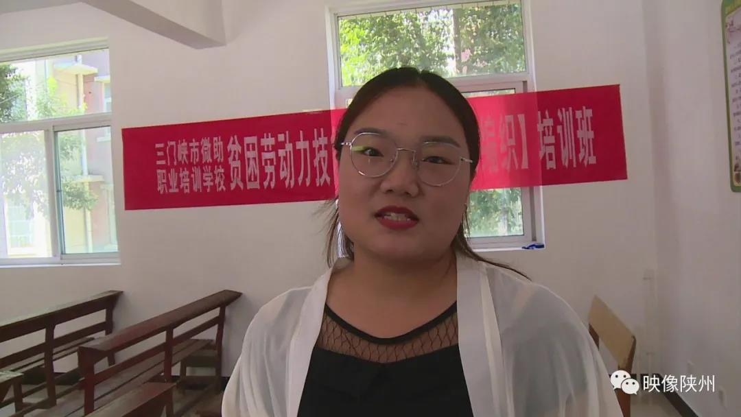 手工编织培训班走进社区